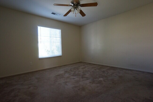 Building Photo - Beautiful 3 Bedroom Condo in Rancho!