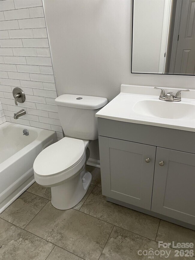 Building Photo - 19831 Henderson Rd