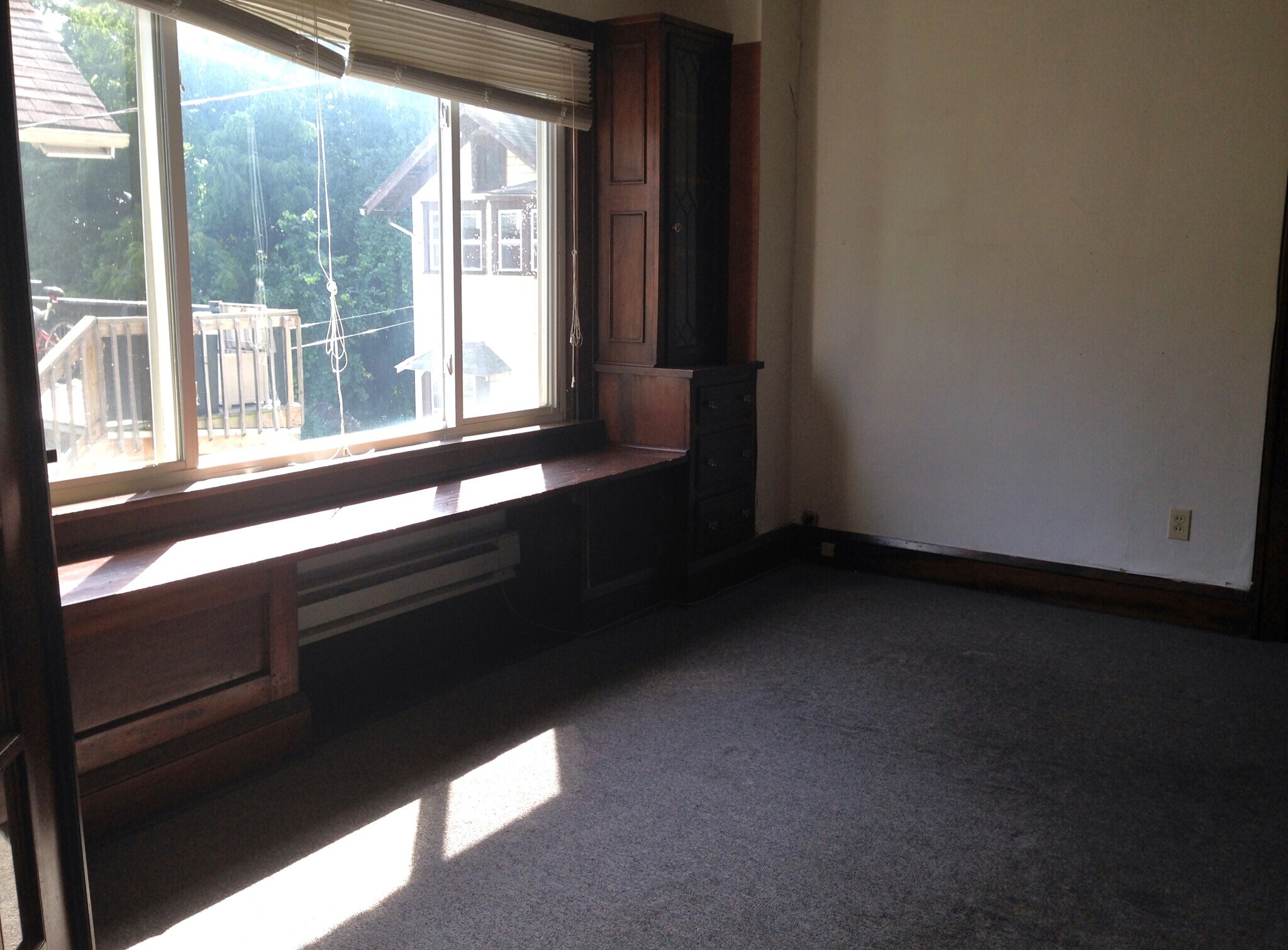 Building Photo - 864 Chalker St