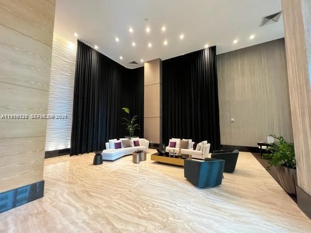 Building Photo - 950 Brickell Bay Dr