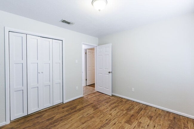 Building Photo - "Spacious 4-Bedroom Haven with 2 Full Baths in Lubbock – Your Perfect Home Awaits!"