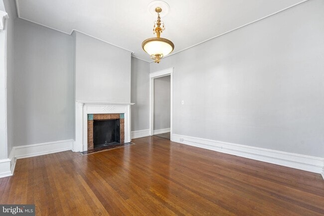 Building Photo - 246 W Abbottsford Ave