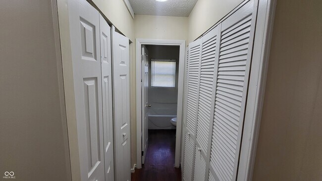 Building Photo - 7810 Cullen Dr