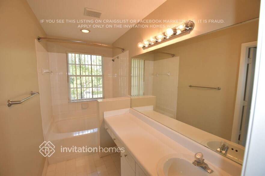 Building Photo - 17860 SW 11th Ct