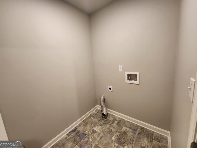 Building Photo - 4675 Dandelion Wy