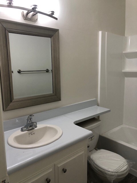 Building Photo - 5422 Quakertown Ave