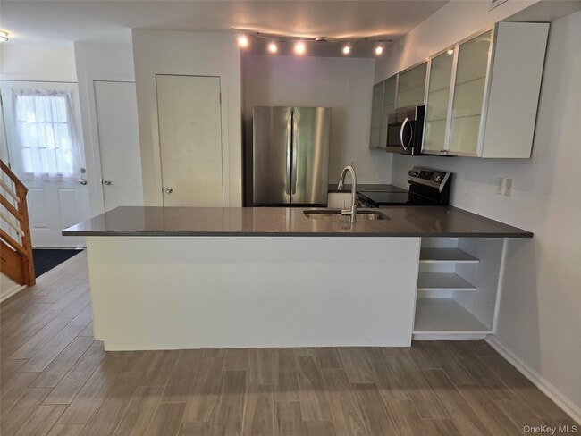 Building Photo - 90 Firwood Rd