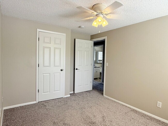 Building Photo - Conveniently Located Home in East Quincy H...