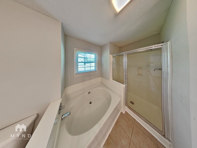 Building Photo - 3306 Woodland Park Rd