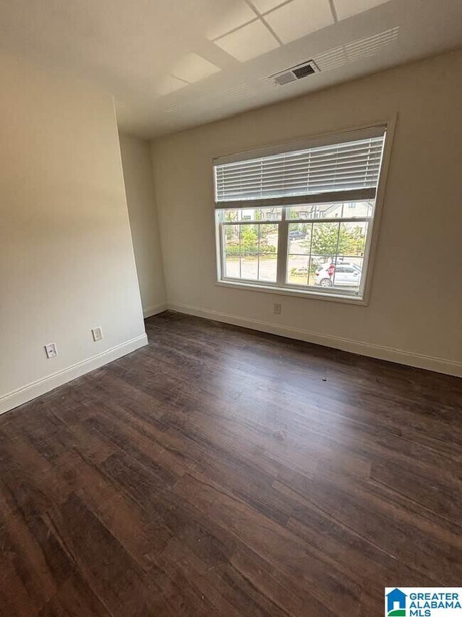 Building Photo - 4147 Lennox Wy