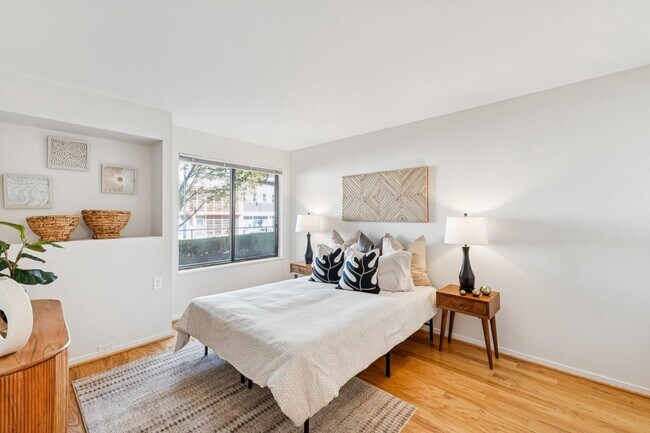 Building Photo - 2320 Wisconsin Ave NW