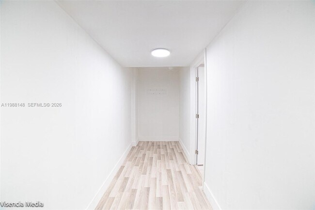 Building Photo - 1351 NE Miami Gardens Dr