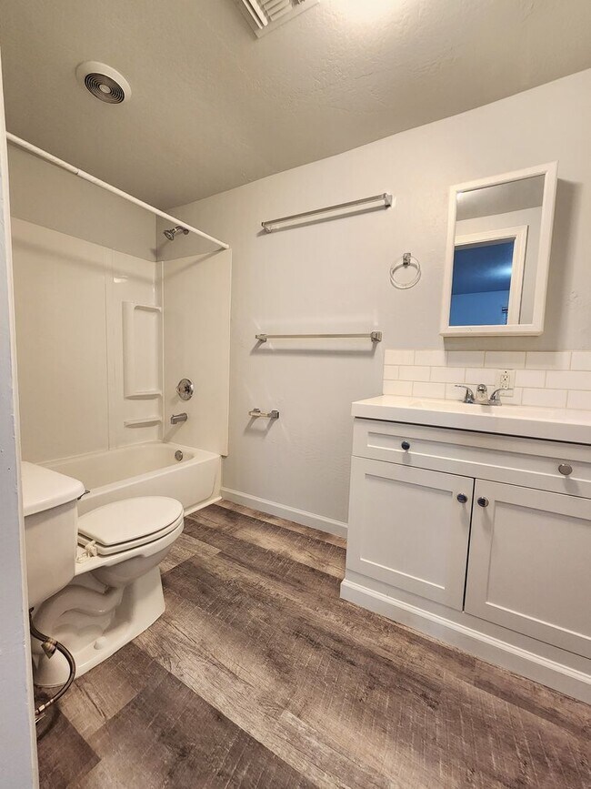 Building Photo - 3 Bedroom Home in Santa Clara!!