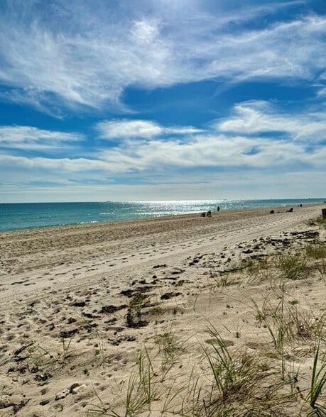 Building Photo - 2000 S Ocean Blvd