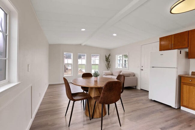 Building Photo - 325 3rd Ave