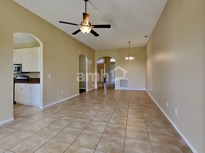Building Photo - 9573 SW Flowermound Cir