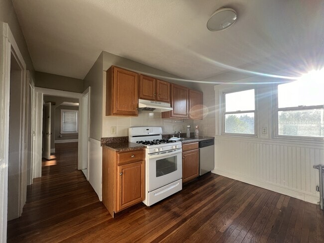 Building Photo - 274 Chelsea St