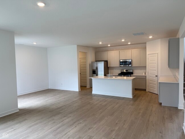 Building Photo - 411 Eisenhower St