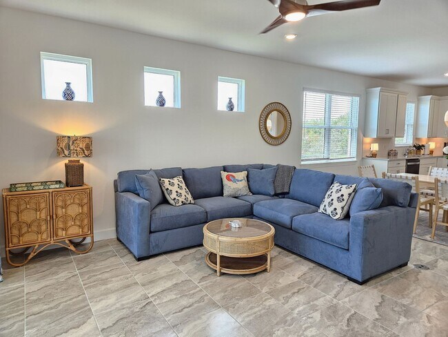 Building Photo - Beautiful Seasonal Englewood Villa- DOG FRIENDLY - new construction with Community Pool! – Locate...