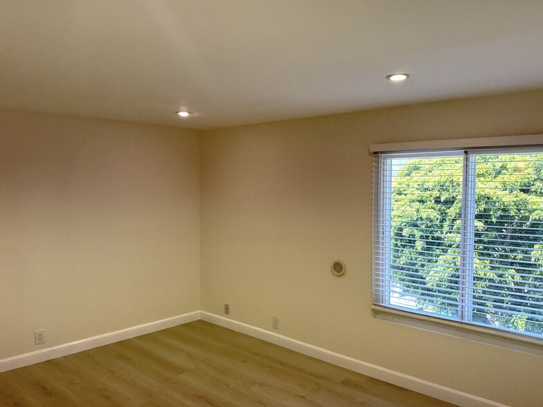 Building Photo - 8163 Redlands St