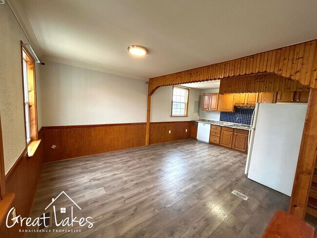 Building Photo - Charming 3 Bedroom 1.5 Bathroom Bungalow now available for rent!