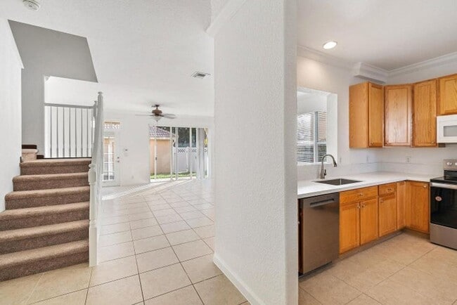 Building Photo - 8050 Murano Cir