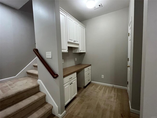 Building Photo - 704 Emerald Dr