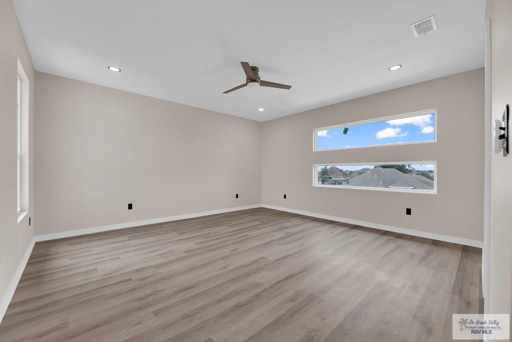 Building Photo - 3330 Calle Bolivia