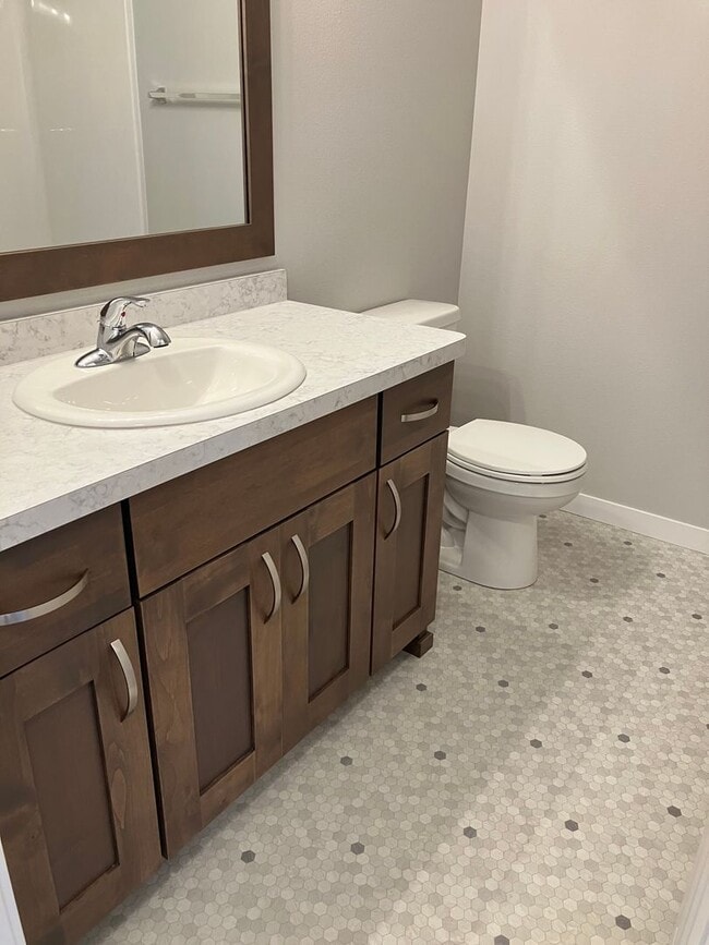 Building Photo - 4 Bed 3 Bath Single Family Home