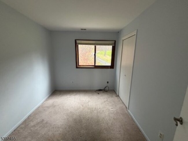 Building Photo - 9 Augusta Dr