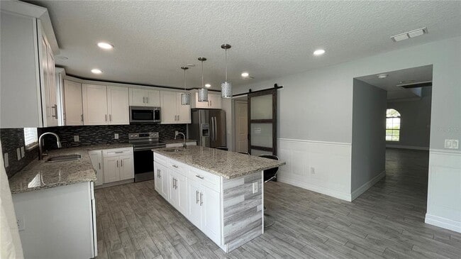 Building Photo - 205 Jocelyn Dr