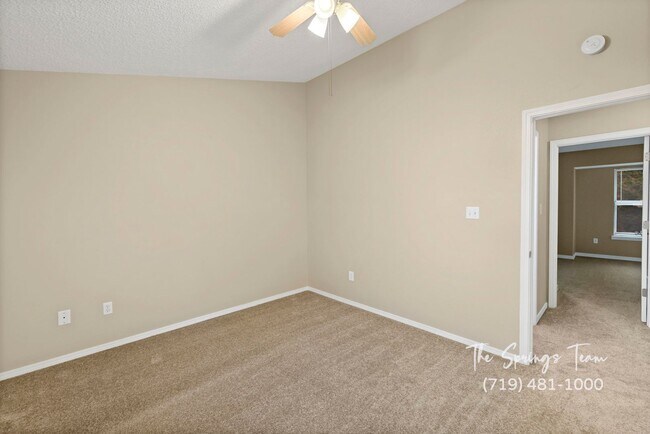 Building Photo - 3BD Condo in Gated Community  - Security Deposit Waiver Available