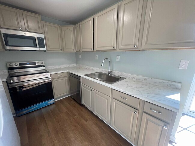 Building Photo - 134 Hickok Cir