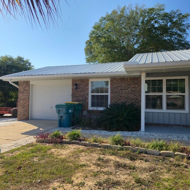 Building Photo - 75 7th Ave