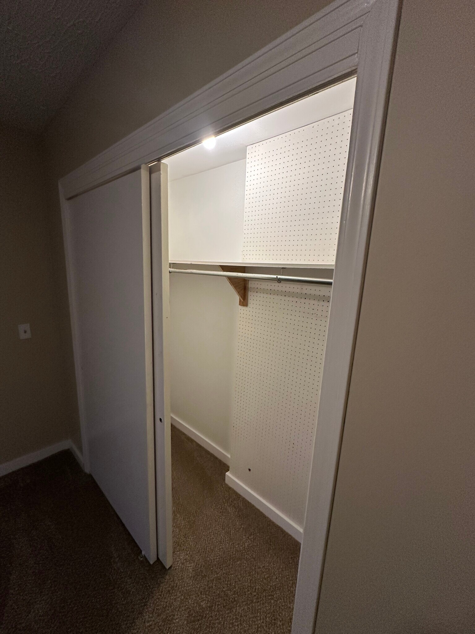 Bedroom 2 closet - 260 Jefferson Ave