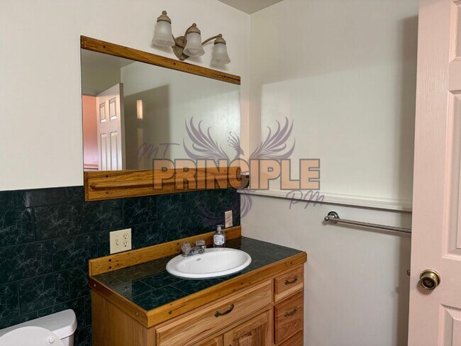 Building Photo - 15 Penney Lane