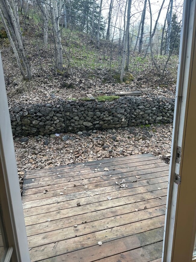 Building Photo - 3 Bedroom/1.5 Bath w/partial Mountain Views