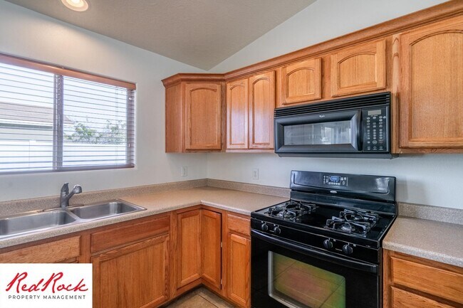 Building Photo - Move in Special: $200 off full first month rent on this inviting 3-Bedroom Home with Garage and P...