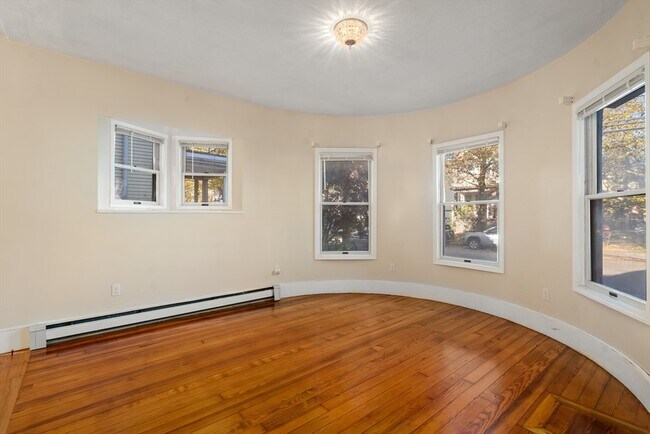 Building Photo - 76 Dexter Ave