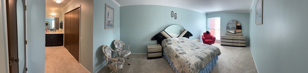 Building Photo - 572 Coeur de Royale Dr