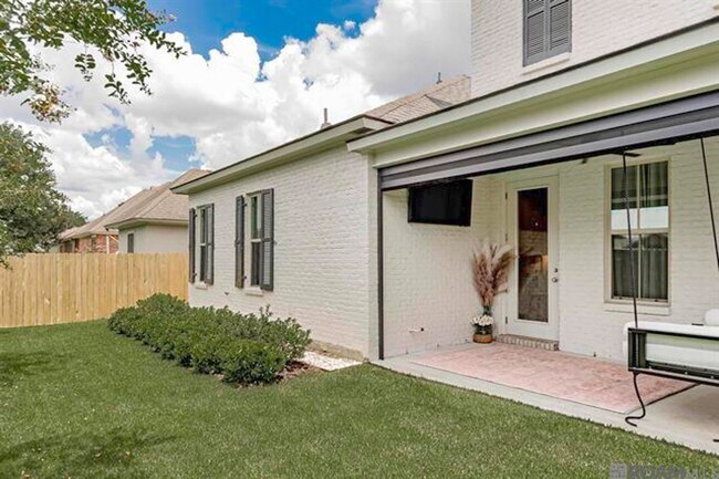 Building Photo - Luxury 4BR Home in Copper Mill | Golf Course Community | Loft & Fenced Yard