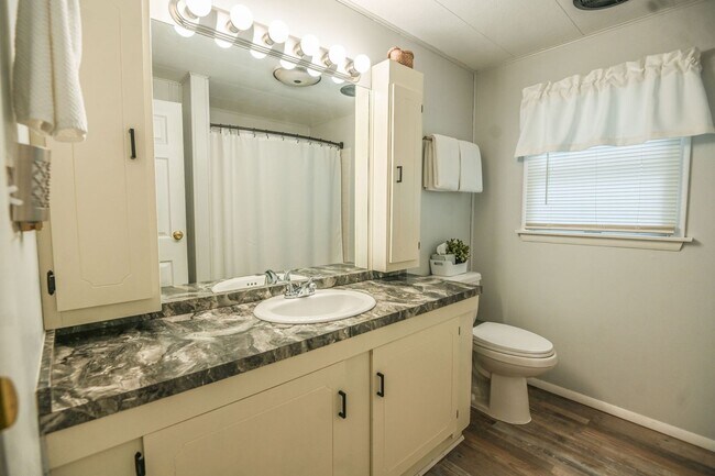 Building Photo - 1522 Sappington Dr