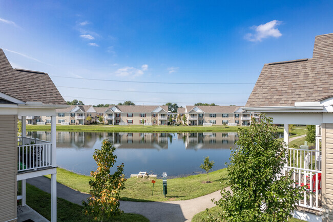 Building Photo - The Square at Latham Park