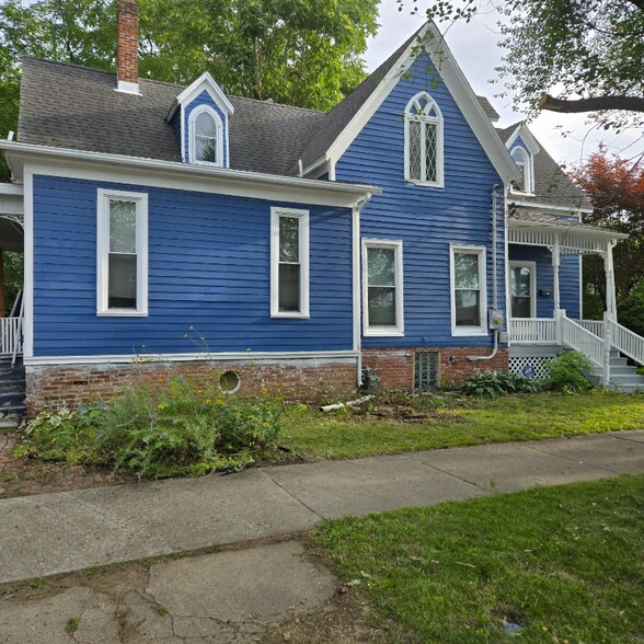 Building Photo - 914 N Douglas St