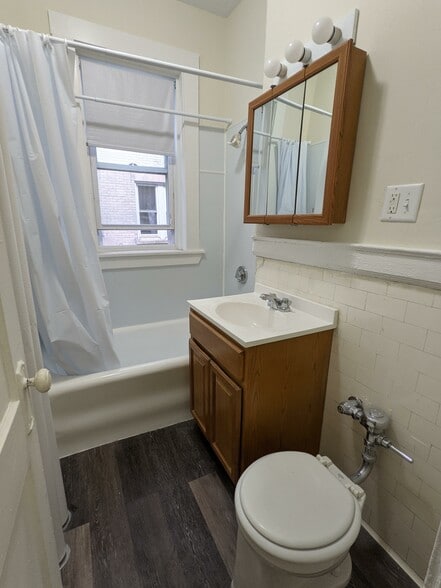 Building Photo - 1167 Boylston St
