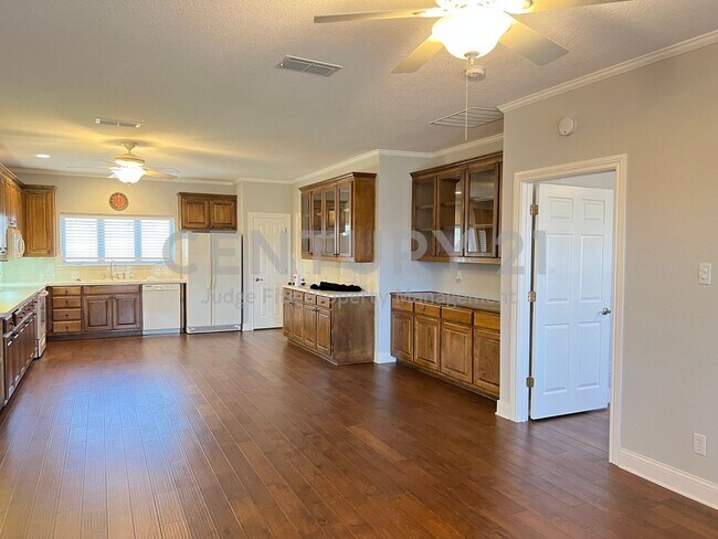 Building Photo - Beautiful 3/2/2 Situated On An Acre in Azle For Rent!