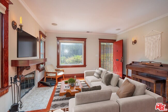 Building Photo - 4253 Fountain Ave