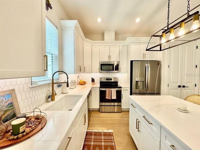 Building Photo - 3722 W Mango Ave