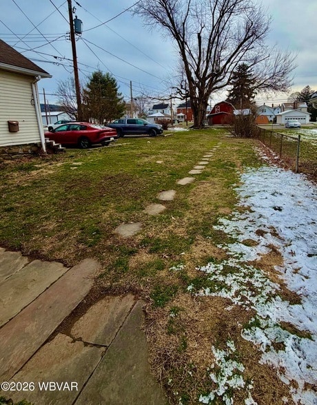 Building Photo - 212 Montour St N