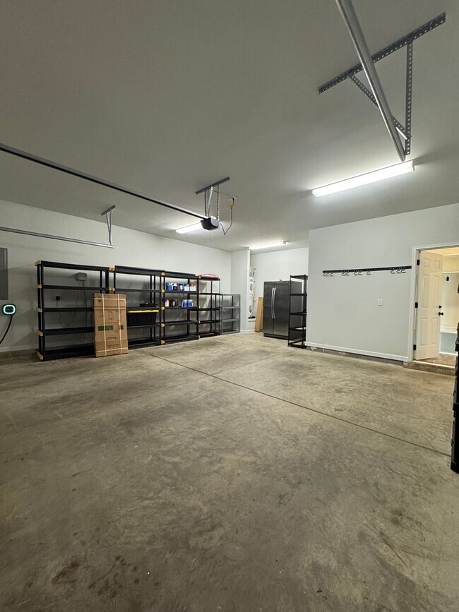 Building Photo - 203 Rye Cir